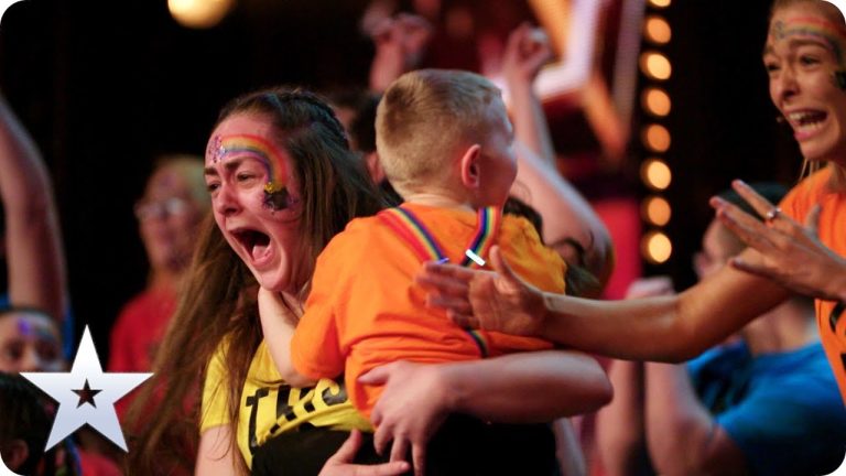 GOLDEN BUZZER! Sign Along With Us put on the GREATEST show!